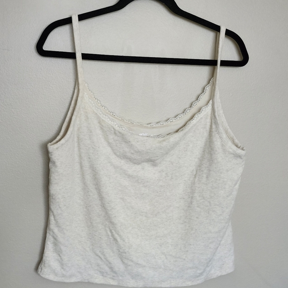 ✨️2/$20 NWT Aerie Lace Trim Shelf Tank - Picture 4 of 6